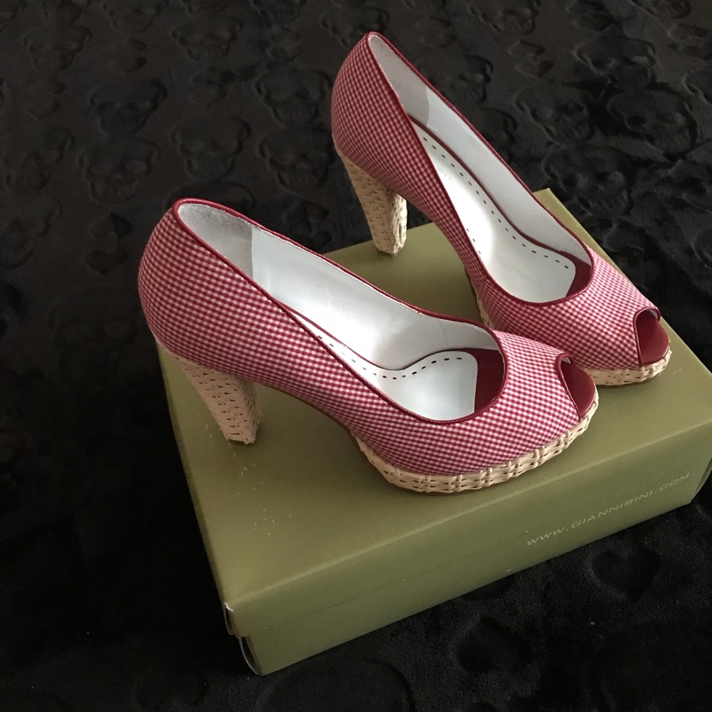 Gianni Bini heels used once super comfy and cute - Picture 3 of 5